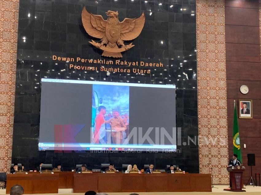 Soal Plat Kendaraan, Bobby Tayangkan Konten Gubernur Riau Saat Paripurna