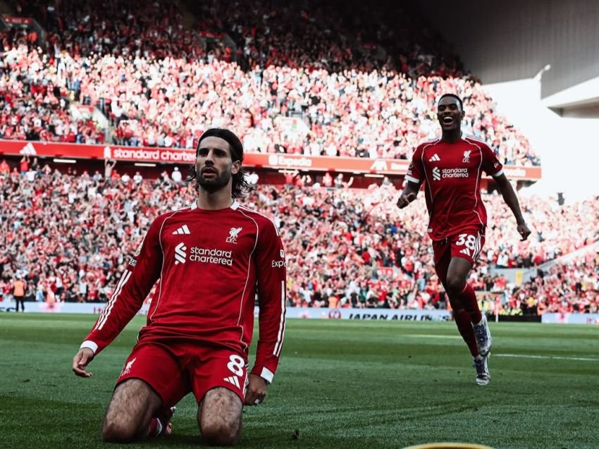 Liverpool Menang 1–0 atas Arsenal, Szoboszlai Antar The Reds ke Puncak Klasemen
