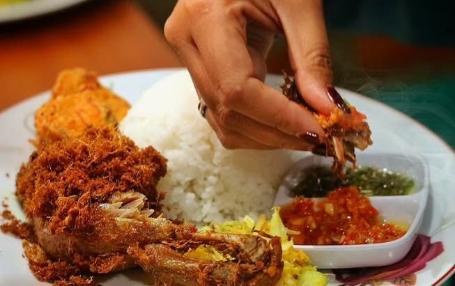 Makan Pakai Tangan Bisa Menjaga Kadar Gula Darah
