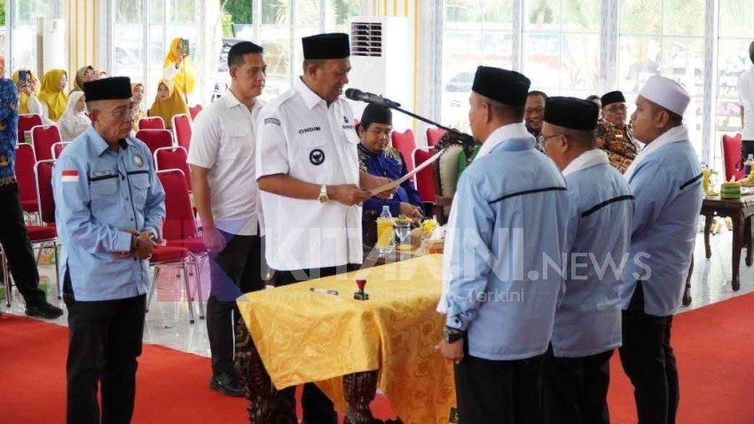 Syah Afandin Kukuhkan Pengurus Besar Kyai Kampung, Garda Terdepan Membina Umat