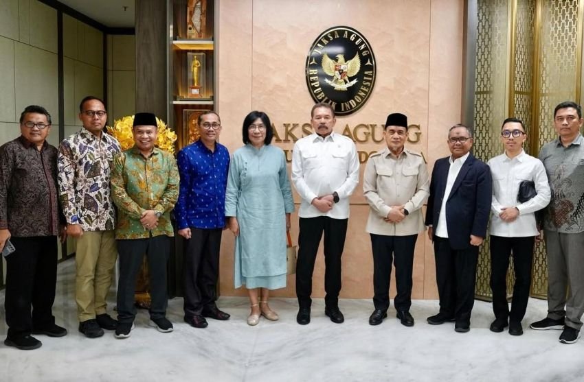 PP IKA USU Bawa Kasus 10.000 Hektar Lahan Kebun Sawit USU ke Kajagung