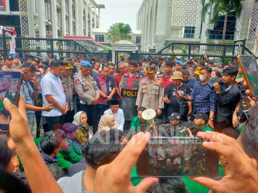 DPRD Sumut Penuhi Permintaan Mahasiswa 1x24 Jam