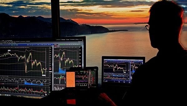 IHSG Terkoreksi Akibat Profit Taking, Fenomena Alami Pasar Saham Indonesia