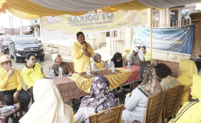 Rayakan HUT ke-61, Golkar Padangsidimpuan Gelar Gotong Royong Bersihkan Masjid