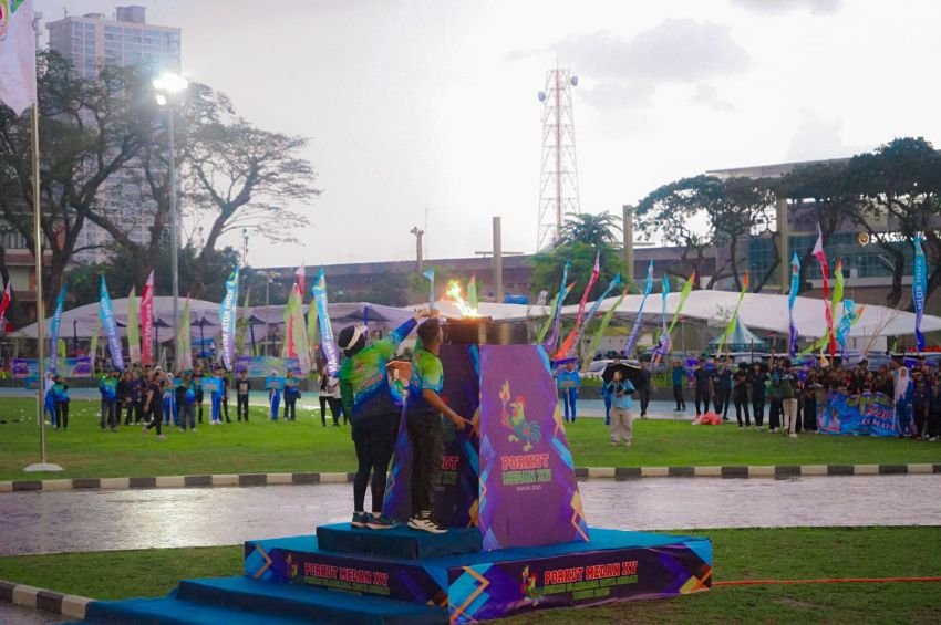 Api Porkot Berkobar, Rico Waas Beri Semangat Atlet Yang Akan Bertanding