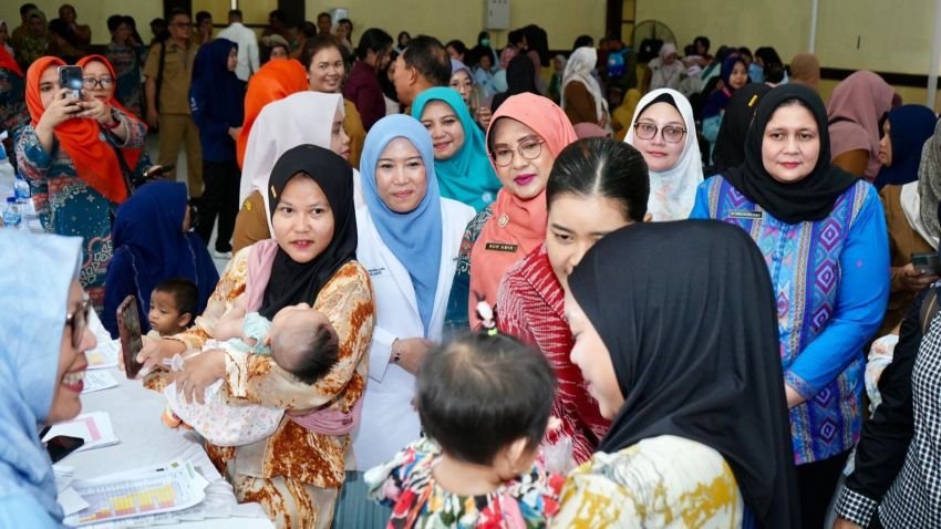 TP PKK Kota Binjai Tinjau Imunisasi dan Pemeriksaan Kesehatan Balita