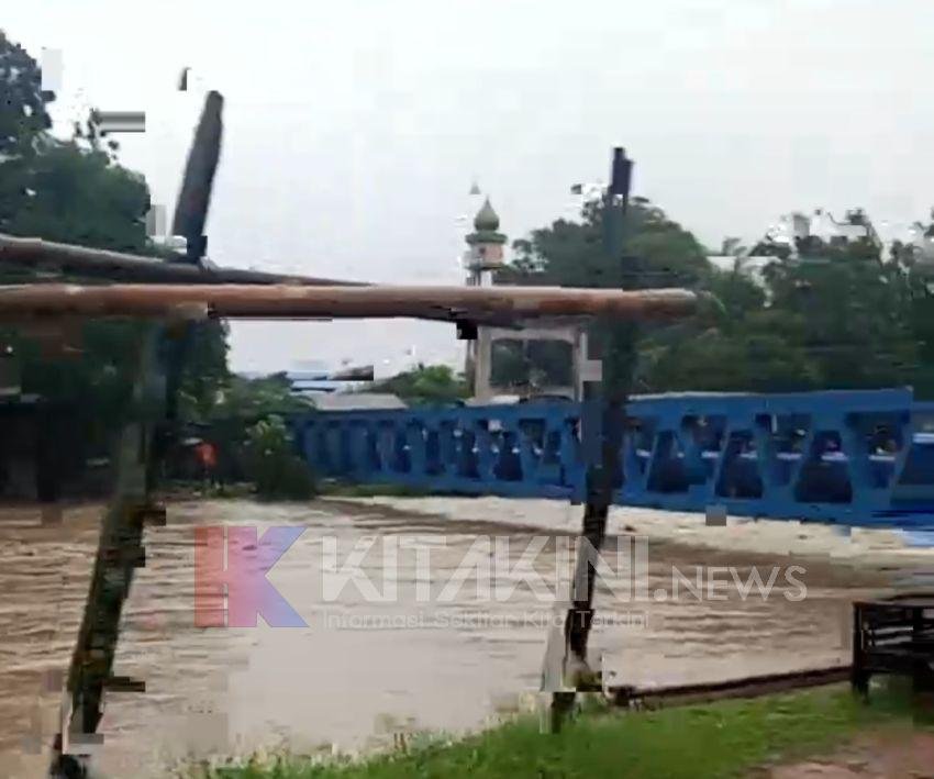 Debit Air Sungai Deli Meningkat