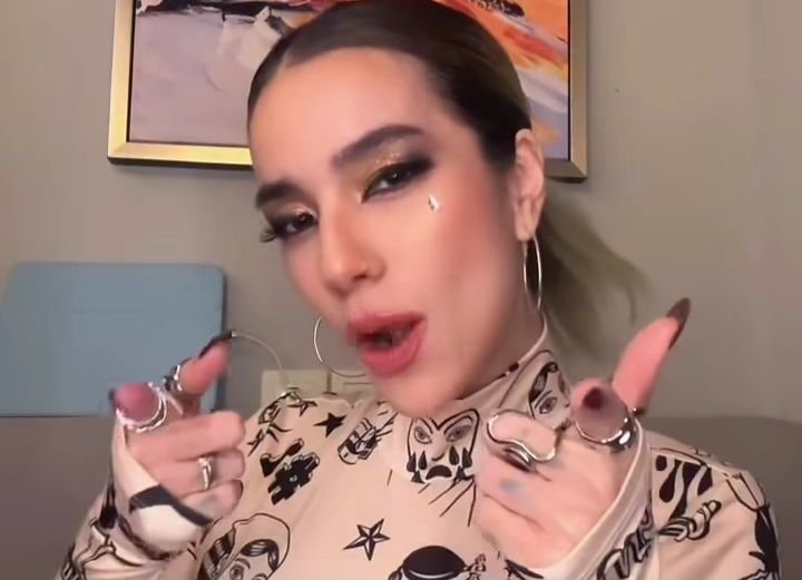 Sheila Marcia Mau Tobat, Lima Tahun Berpikir Buang Tato