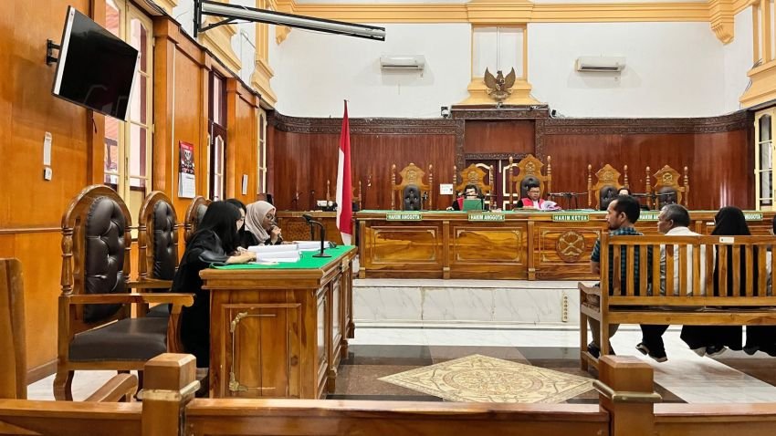 Mantan Kepsek SMAN 19 Medan Didakwa Korupsi Dana BOS Rp885 Juta