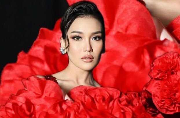 Tampil Tirus tanpa Operasi Plastik, Ayu Ting Ting Pakai Behel
