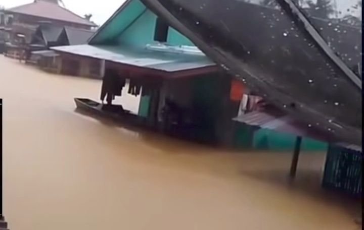 Banjir Madina Rendam Permukiman di Sejumlah Kecamatan