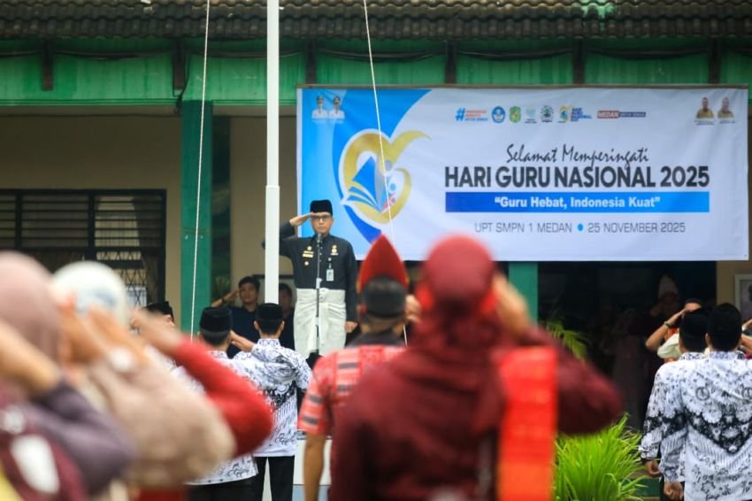 Pimpin Upacara Hari Guru di Tempatnya Bersekolah Dulu, Rico Waas: Tanpa Guru Saya Tidak Bisa Berdiri di Sini