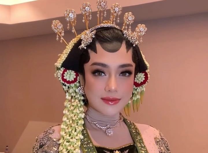 Demi Film Horor, Celine Evangelista Belajar Nyinden