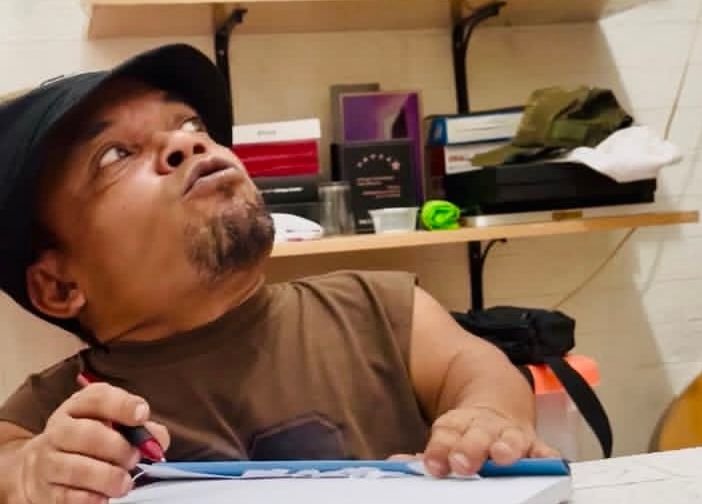 Mau Ambil Uang di ATM, Ucok Baba Malah Jatuh ke Tong Sampah