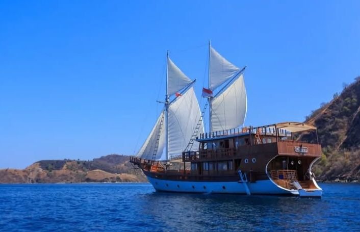 Mati Mesin, Kapal Turis Spanyol Tenggelam di Labuhan Bajo