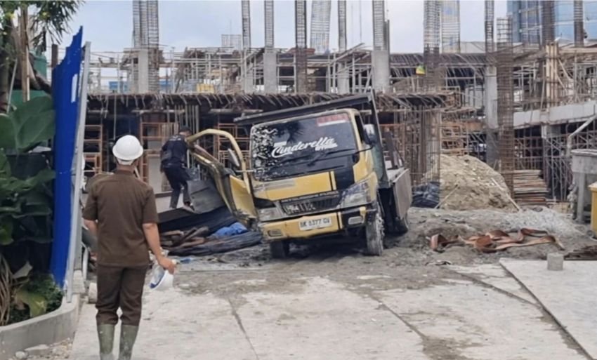 Rommy Van Boy Geram, Oknum Pengamanan Proyek Halangi Wartawan Liput Kecelakaan Kerja Maut di Jalan Cut Meutia