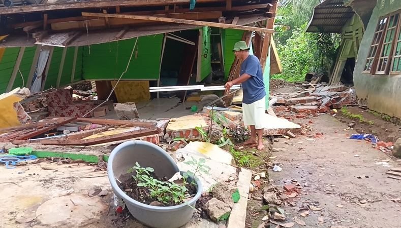 Ratusan Warga Korban Tanah Bergerak di Tandiahat Menanti Solusi Dari Pemerintah