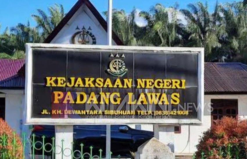 Soal Dugaan Pungutan Dana Desa, Kajari Palas dan Kasi Intelnya Diperiksa Kejagung &lrm;